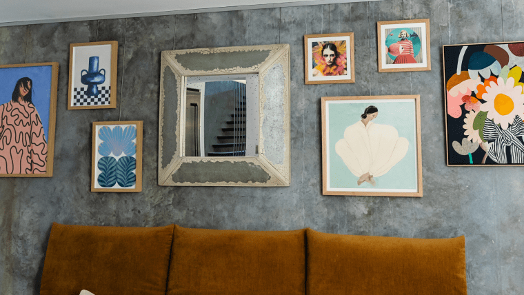 Small Spaces, Big Impact: Hanging Tips for Apartments